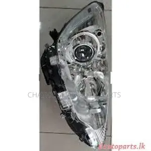 Toyota aqua head light