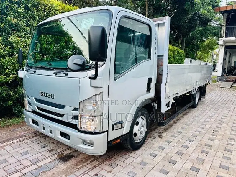Isuzu Elf Half body 2018