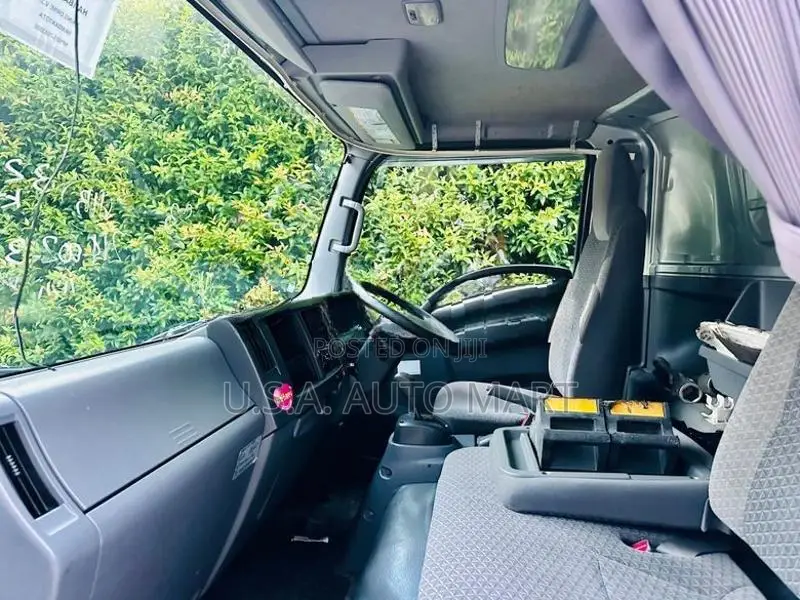 Isuzu Elf Half body 2018