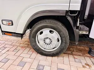Isuzu Elf Half body 2018
