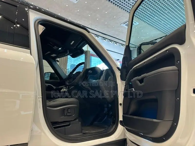 Land Rover Defender X Dynamic Se 7 Seatr 2025