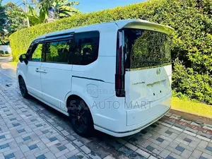 Honda Step Wagon Spada voxy 2023