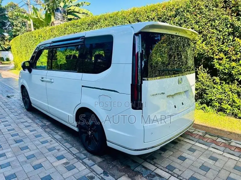 Honda Step Wagon Spada voxy 2023