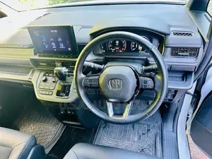 Honda Step Wagon Spada voxy 2023