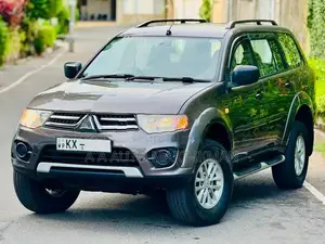Mitsubishi Montero sport 2014
