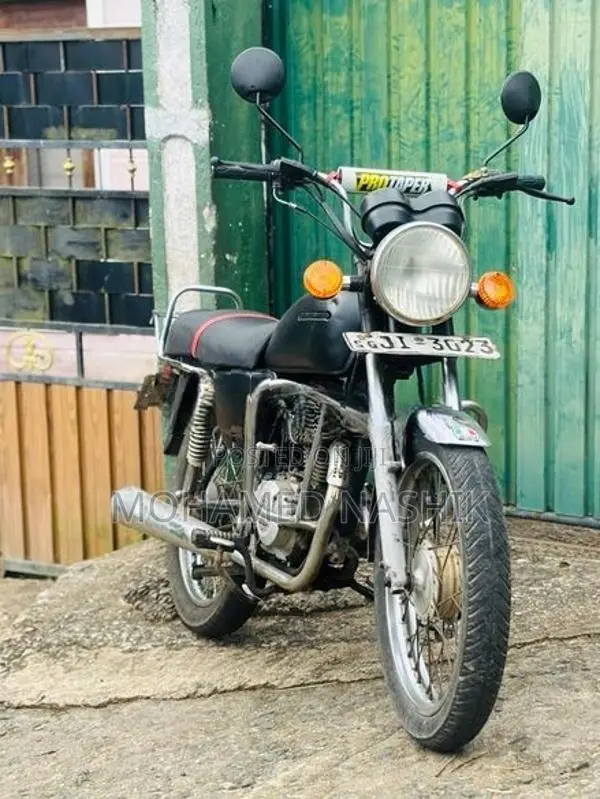 Bajaj Boxer 2004