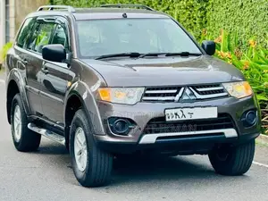 Mitsubishi Montero sport 2014