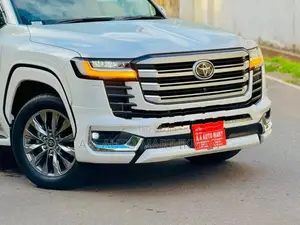 Toyota Land Cruiser V6 ZX LC300 B/New 2024
