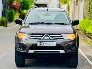 Mitsubishi Montero sport 2014