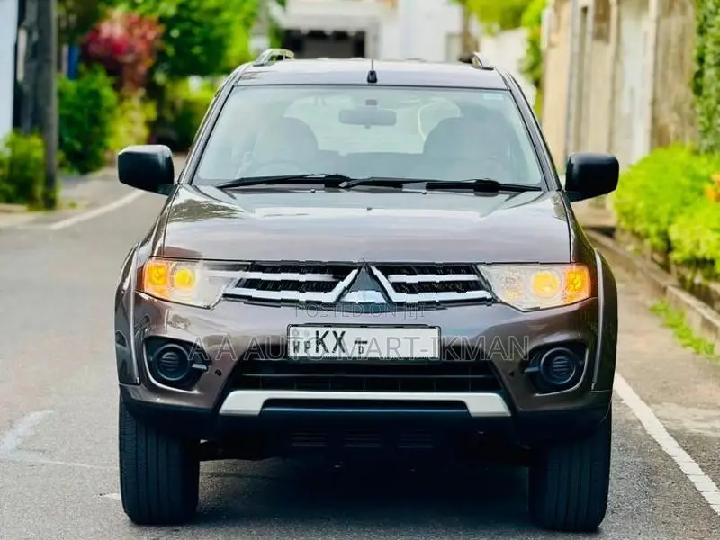 Mitsubishi Montero sport 2014