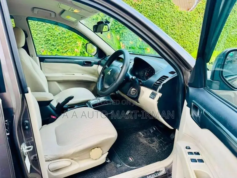 Mitsubishi Montero sport 2014