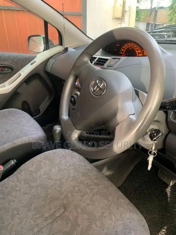 Toyota Vitz 2010