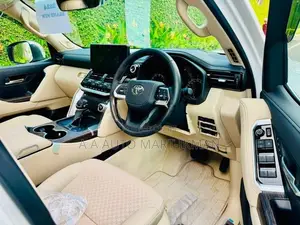 Toyota Land Cruiser V6 ZX LC300 B/New 2024