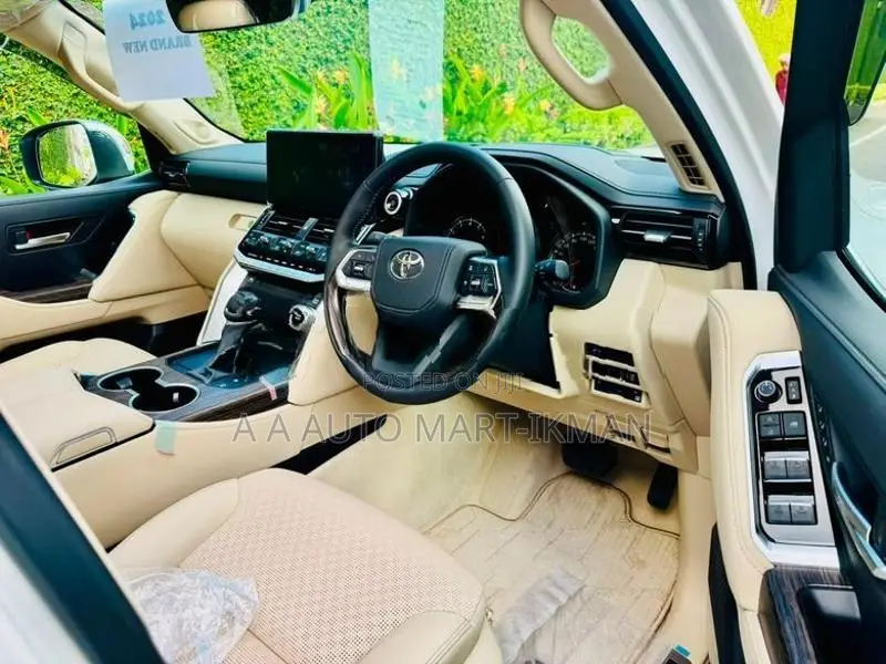 Toyota Land Cruiser V6 ZX LC300 B/New 2024
