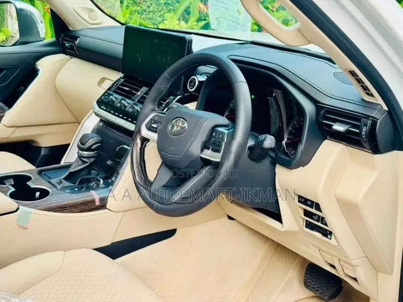 Toyota Land Cruiser V6 ZX LC300 B/New 2024
