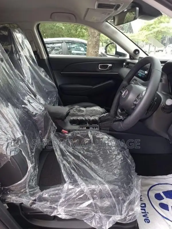 Honda Vezel Z Premiun 10 Speaker 2025