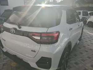 Toyota Raize Hybrid Z 2 Tone 2026