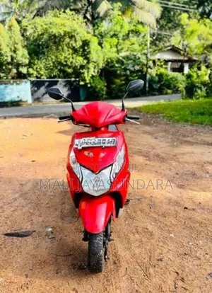 Honda Dio Red 2012