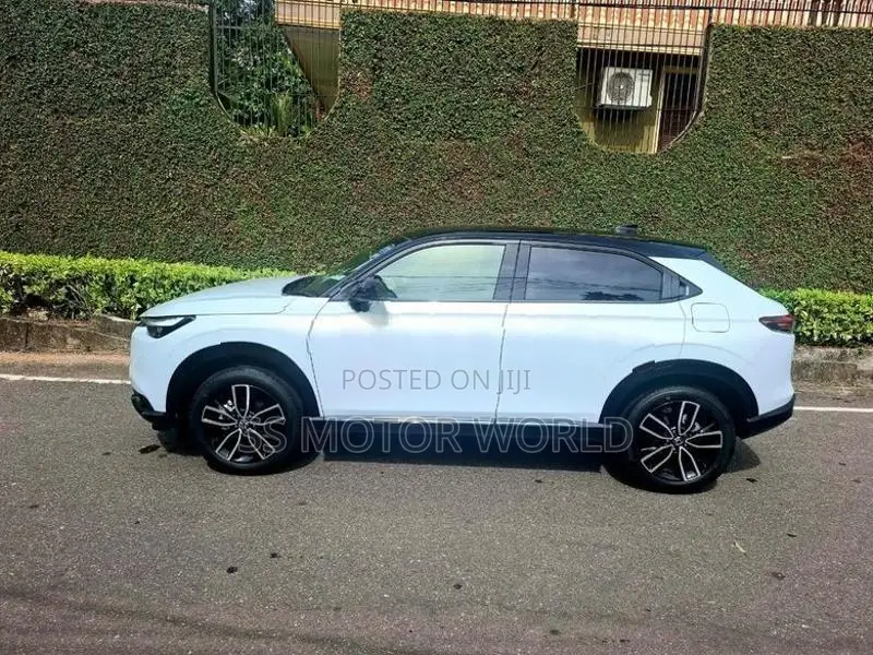 Honda Vezel Z PLAY MOONROOF 10SP 2026