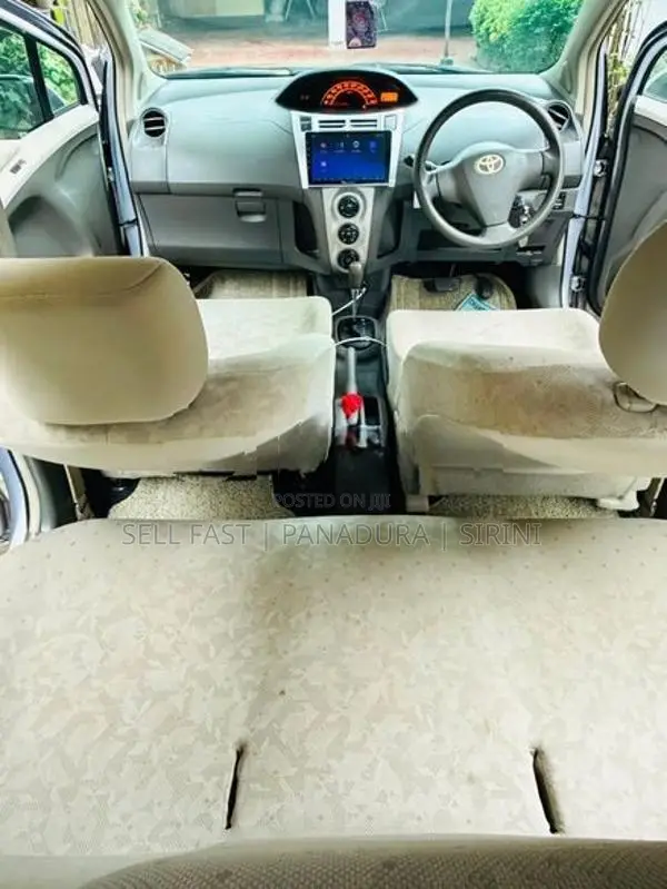 Toyota Vitz 2010