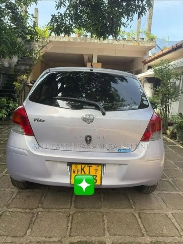 Toyota Vitz 2010
