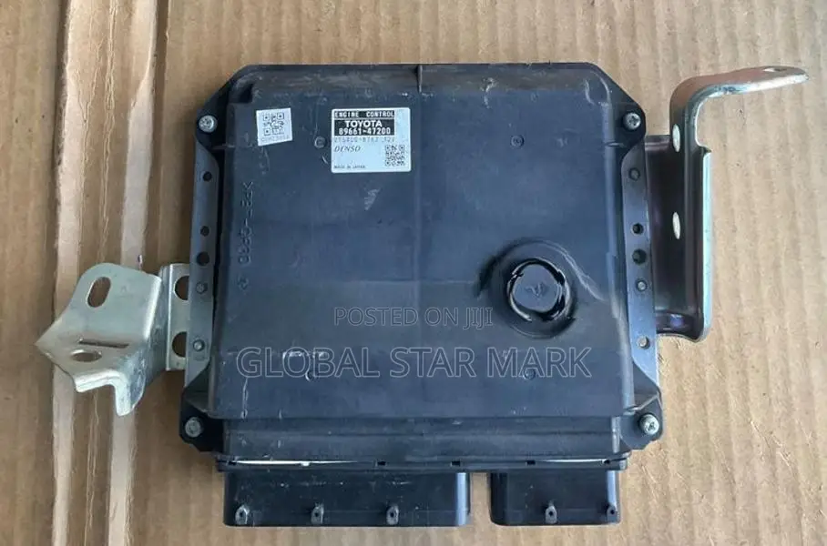 Toyota Prius ZVW30 Engine Control Unit