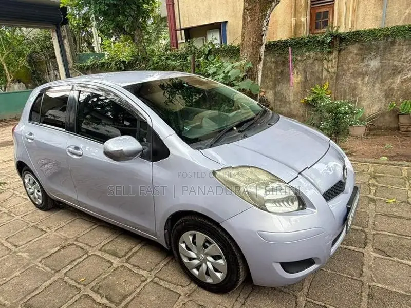 Toyota Vitz 2010