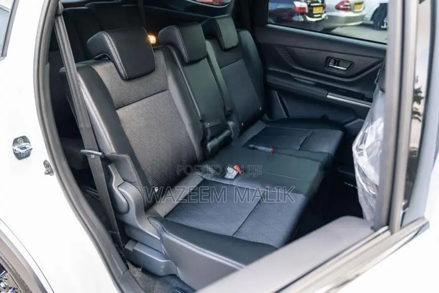 Toyota Veloz 7 Seater Hybrid 2026