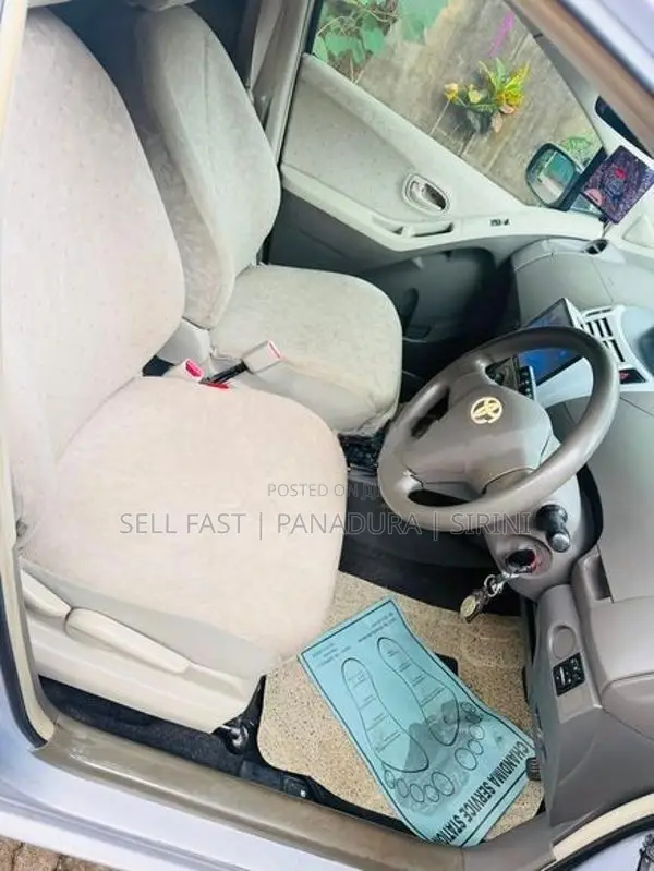 Toyota Vitz 2010