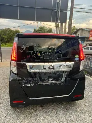 Toyota Roomy Custom G 2023