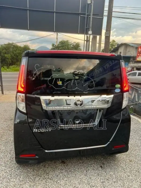 Toyota Roomy Custom G 2023