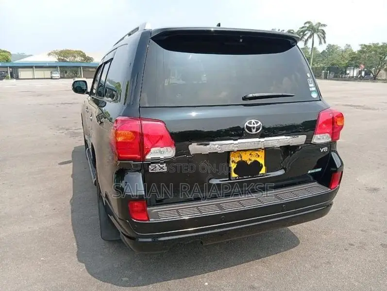 Toyota Land Cruiser Prado 2014