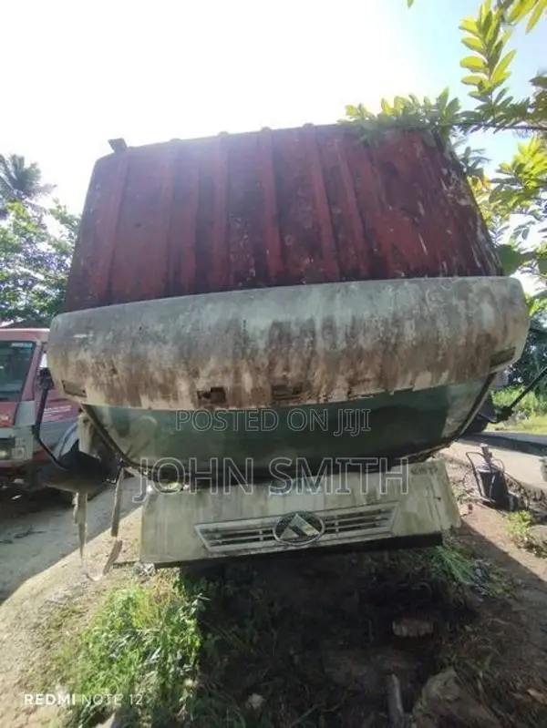 Tata Tipper 2005