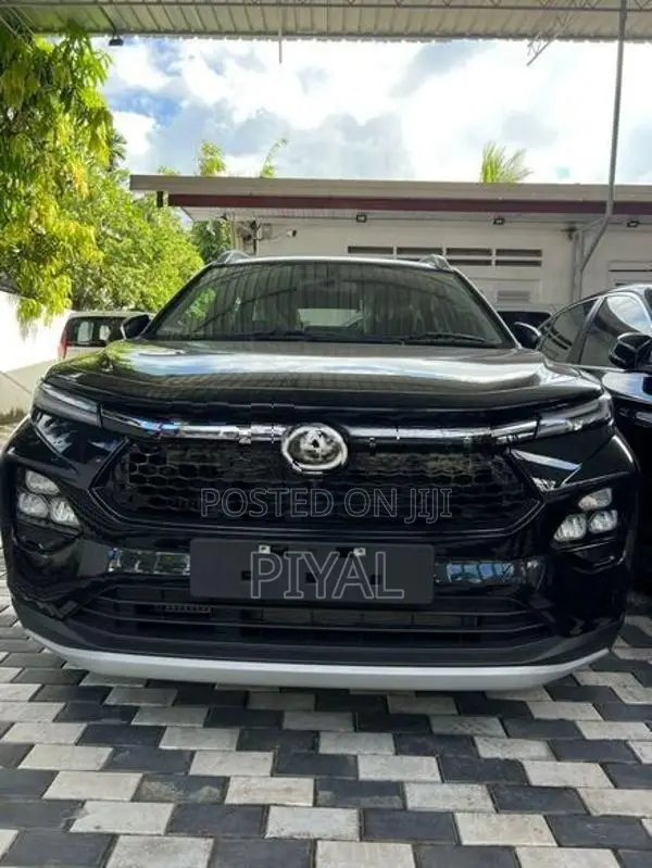Toyota Urban Cruiser V Hybrid 2026