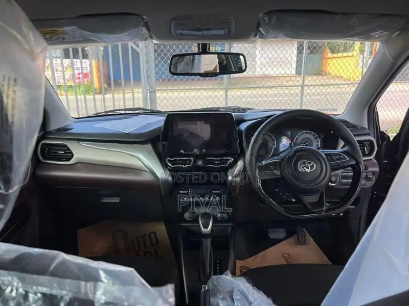 Toyota Urban Cruiser V Hybrid 2026