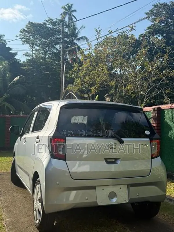Daihatsu Mira 2025