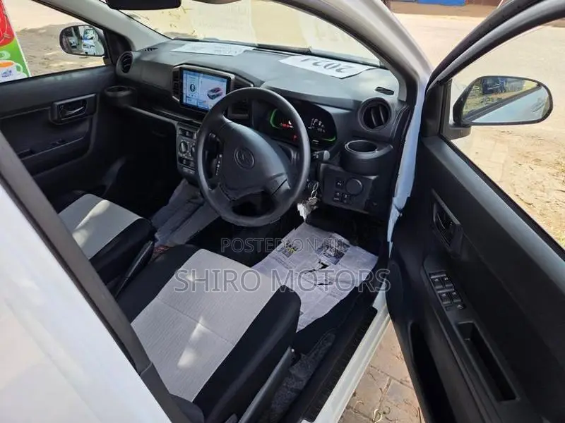Daihatsu Mira L 2024