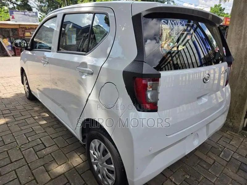 Daihatsu Mira L 2024