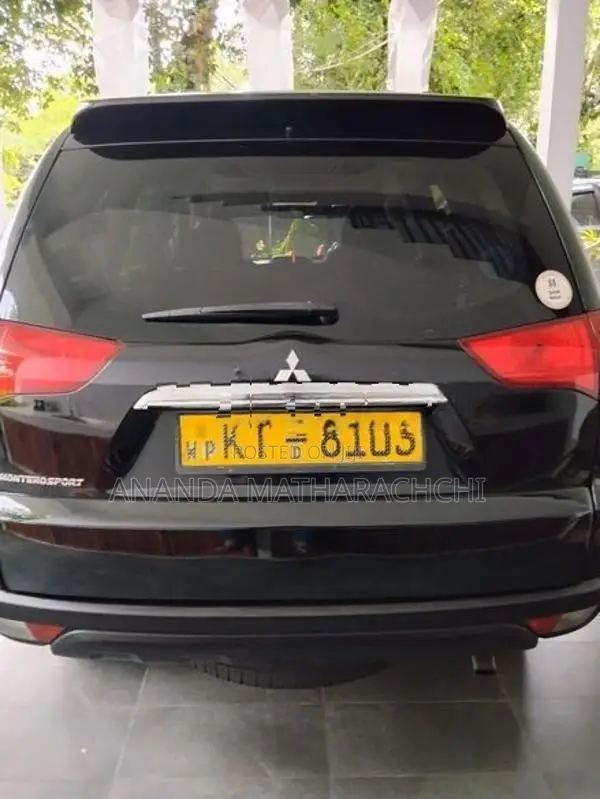 Mitsubishi Montero Sport 2012