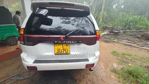 Mitsubishi Montero 2004