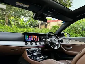 Mercedes Benz E200 AMG Line 2016