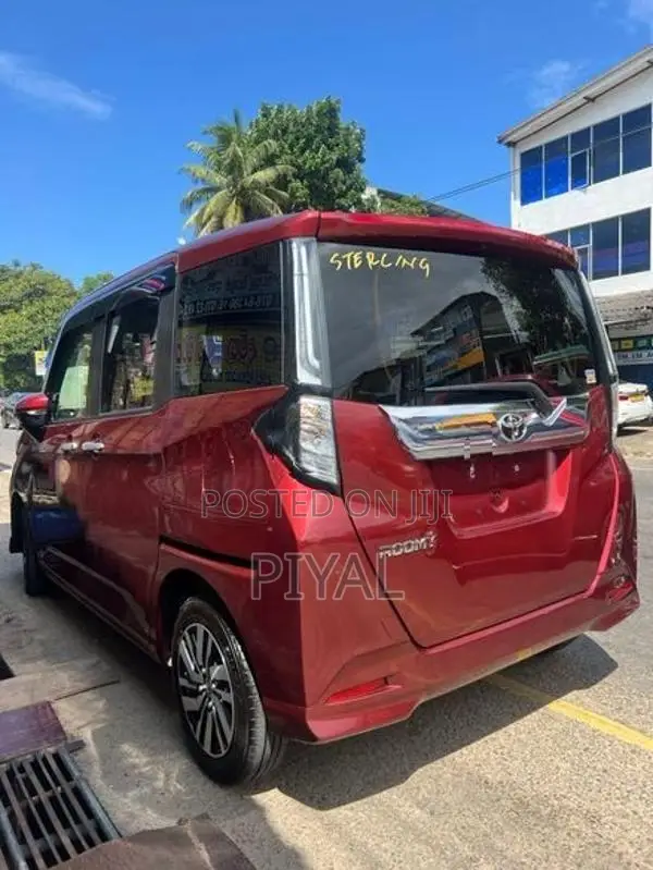 Toyota Roomy Custom G 2023