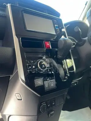 Toyota Roomy Custom G 2023