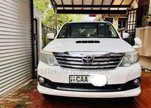Toyota Fortuner 2013