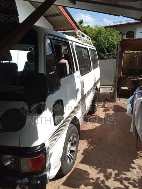 Nissan Caravan 1986