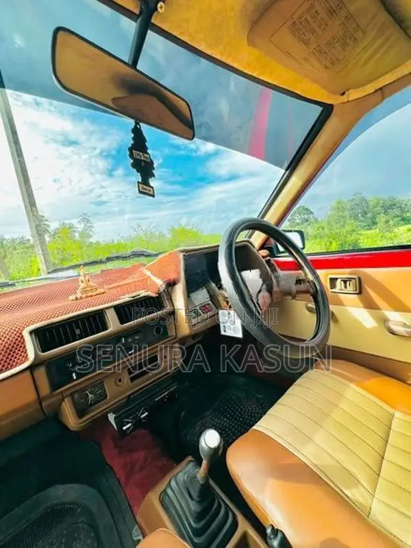 Nissan B11 11 1986