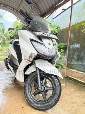 Suzuki Burgman Street 2019