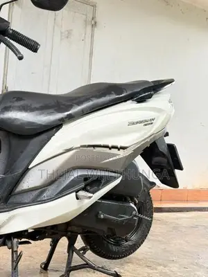 Suzuki Burgman Street 2019