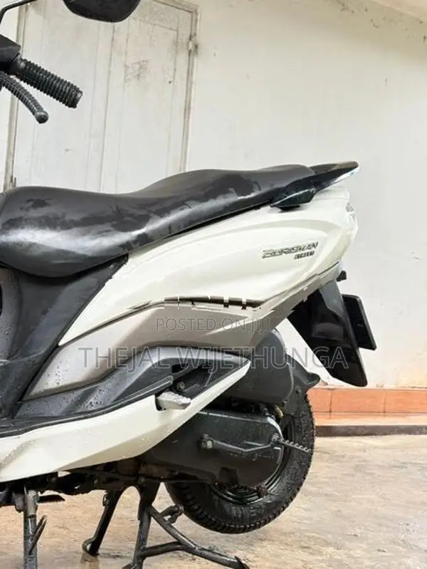 Suzuki Burgman Street 2019