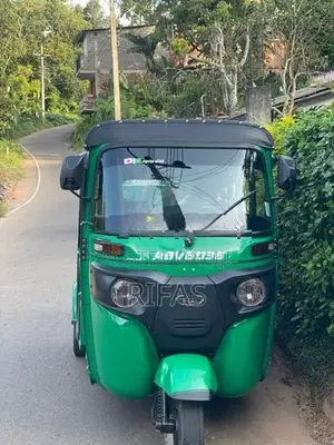 Bajaj RE 2025